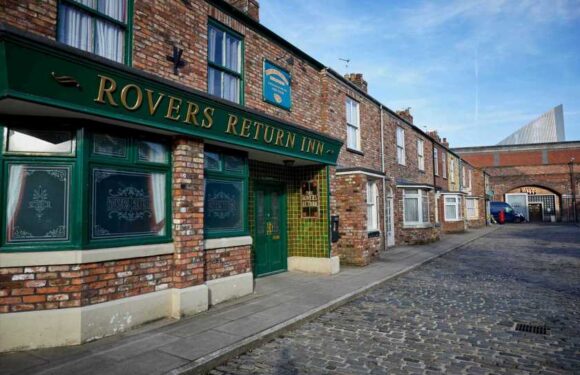 Coronation Street fans work out secret identity of new Rovers Return landlord – and they are a very familiar face | The Sun