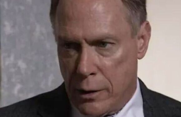 Coronation Streets Stephen Reid exit sealed as he dashes to airport