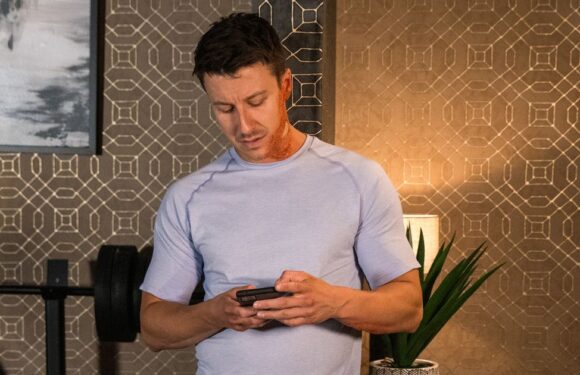 Corrie’s Ryan fears he’s lost Daisy forever as steroid and x-rated pics addiction spirals
