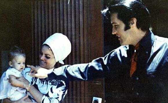 Elvis funeral – Daughter Lisa Marie hid a special gift in The King’s coffin