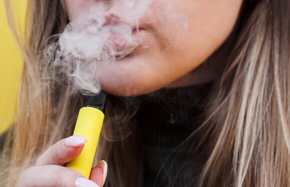 Esthetician's warning over how vapes can damage the skin