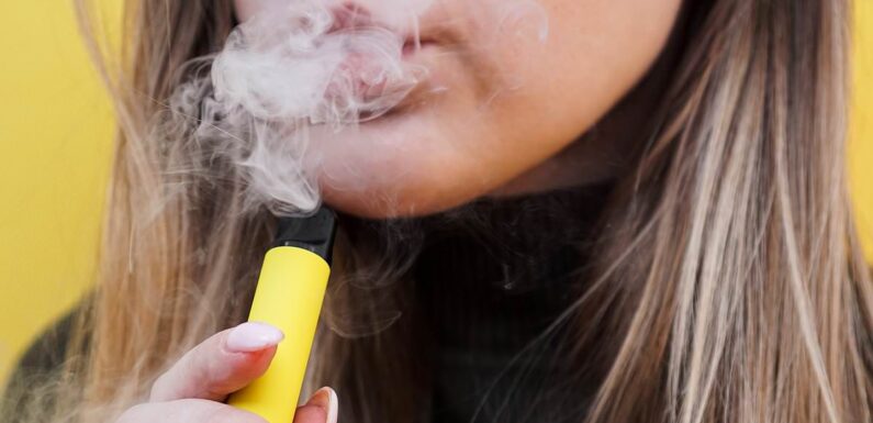 Esthetician's warning over how vapes can damage the skin