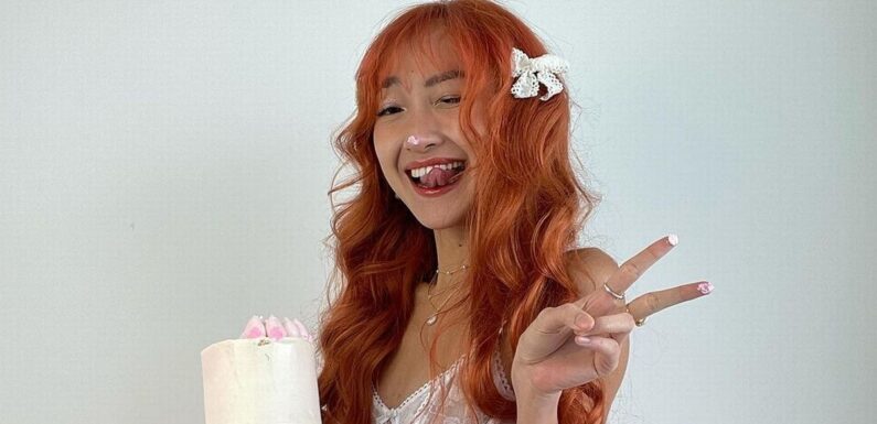 ‘Flat-chested’ influencer strips down to lingerie to eat cake on birthday