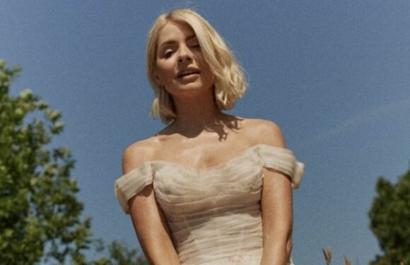 Holly Willoughby dishes out advice  on 'orgasm anxiety'