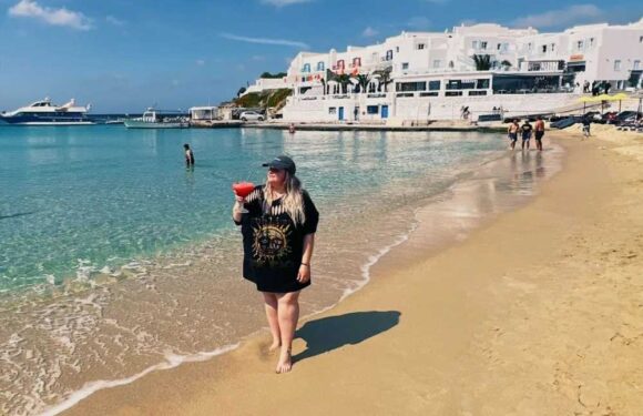 I was charged £450 on holiday for two cocktails & disgusting calamari – the manager laughed in my face when I complained | The Sun