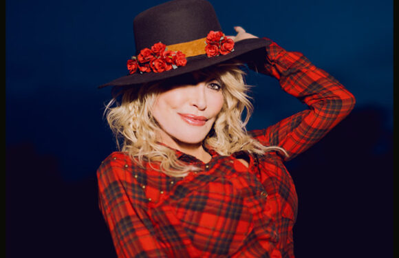 Iconic Dolly Parton Outfits To Be Displayed At Lipscomb University Exhibit