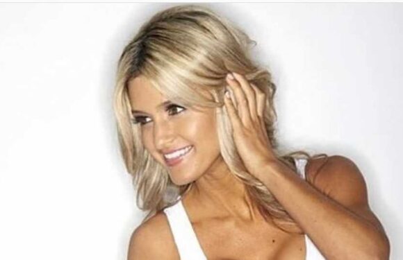 I'm a shark-diving Hooters girl – I've worked there for 20 years & am one of the oldest, my customers wouldn't know | The Sun