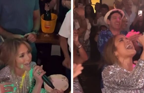 Jennifer Lopez Sings Karaoke in Italy, Does Her Best Gloria Gaynor