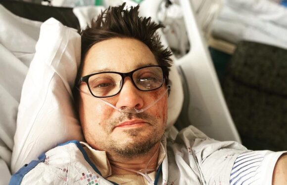 Jeremy Renner does twice-a-day sessions in a hyperbaric chamber to recover