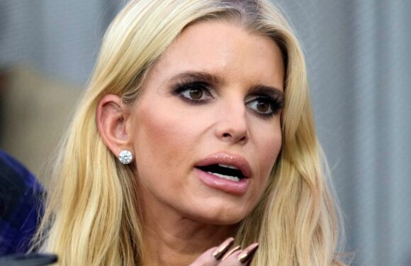 Jessica Simpson slams critics taking aim at her weight as it ‘confuses’ her kids