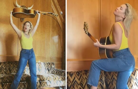Kate Hudson ‘glowing’ in leotard as she plays guitar and teases music career