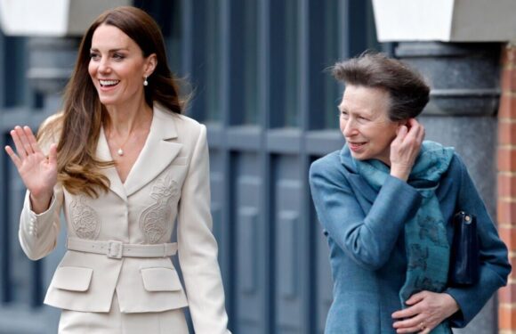 Kate showed her close bond with Princess Anne through her wedding style