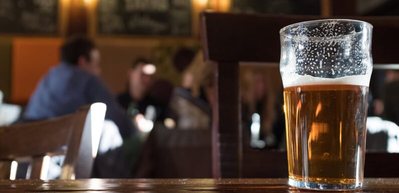 People share ridiculous reasons of why they've been kicked out of pubs