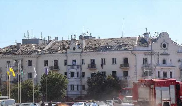 Russia kills five and wounds 37 in artillery attack on Ukrainian city