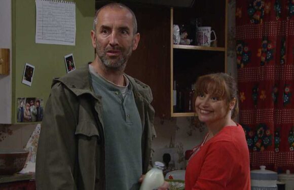 Sam Dingle troubled by Lydia's growing relationship with Craig in Emmerdale | The Sun