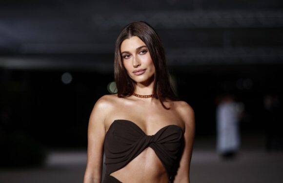 Shop This Celeb-Approved Face Sunscreen That Won't Irritate Skin