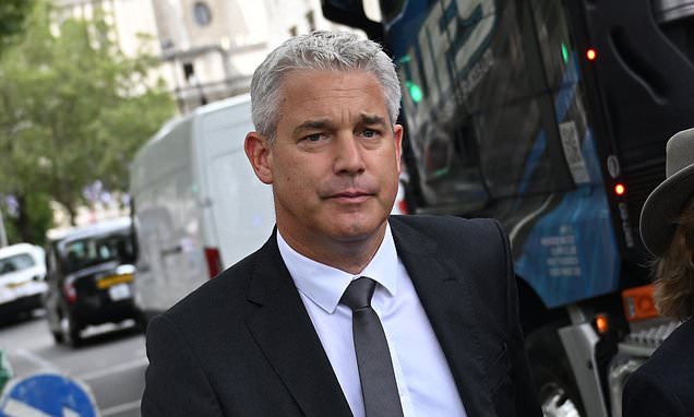 Steve Barclay blasts striking doctors in England for harming patients