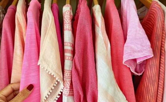 Style expert shares how women can look younger in seconds