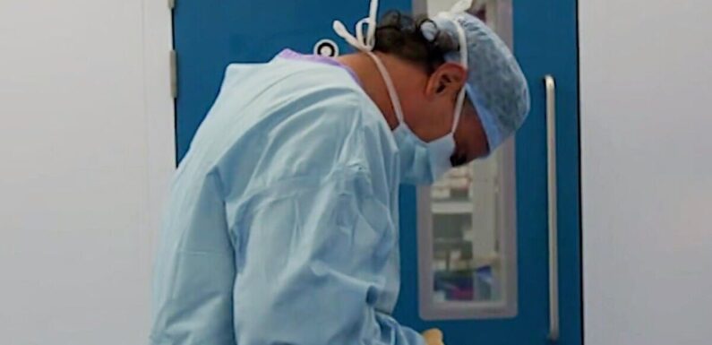 Supervet Noel Fitzpatrick winces in pain as he dislocates thumb during operation