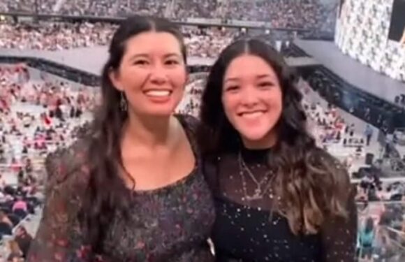 Taylor Swift fans asked Sandra Oh to take picture without realizing