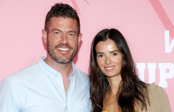The Bachelor’s Jesse Palmer’s Wife Pregnant With Baby No. 1