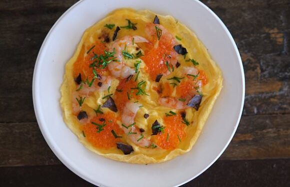 Tom Parker Bowles dines at Ibiza's new beachfront restaurant