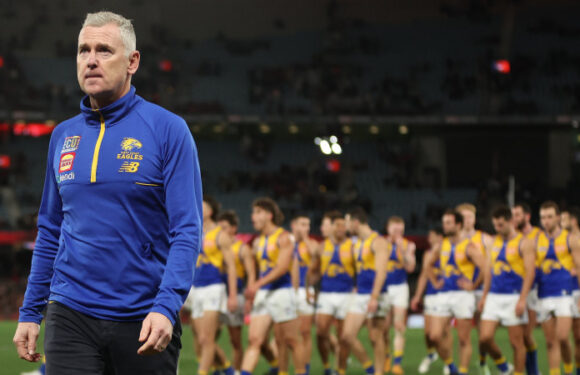 West Coast Eagles board unanimously backs coach Adam Simpson