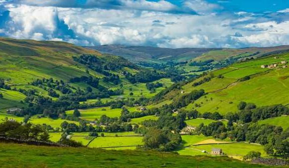 Yorkshire dialect lessons aim to save ancient words from extinction