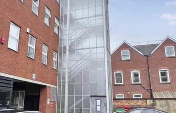 'Millionaire' who bought £25K staircase wants to turn it into office