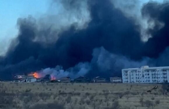 'Multiple people feared dead' after wildfires raze Hawaii