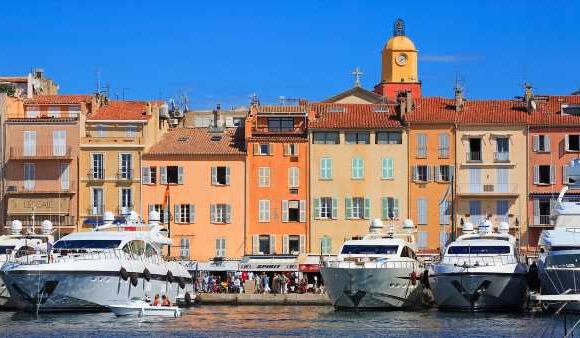 'Very rich Italian' chased by waiter for 'only leaving 500 euro tip'