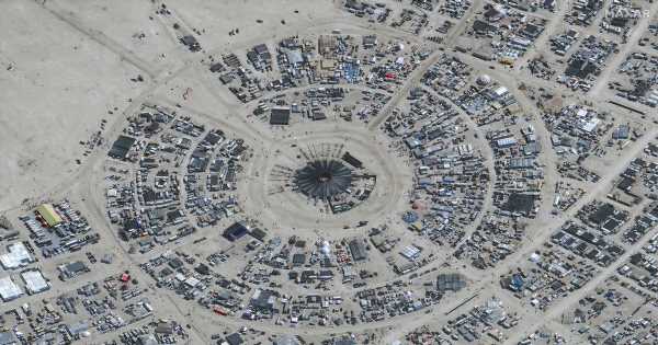 Burning Man chaos with fake ‘Ebola outbreak’ rumours as person dies at festival