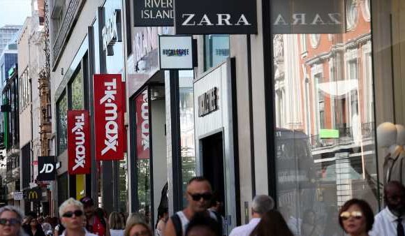 Calls to ditch tourist tax intensify as 400 businesses sign letter