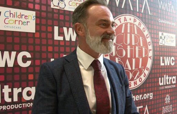 Corrie star teases 'beautiful' wedding for Billy and Paul