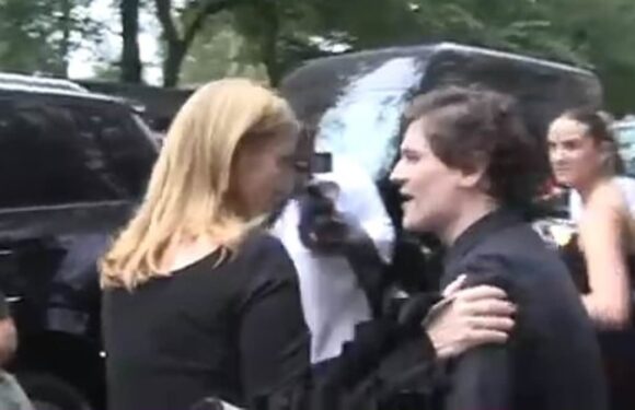 Crazed fan thumps Laura Liney's assistant outside NYFW event