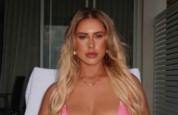 Curvy model told she has most perfect belly ever as she flaunts it in bikini