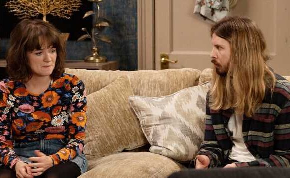 Emmerdale couple hit the rocks as newcomer delivers crushing news to villager