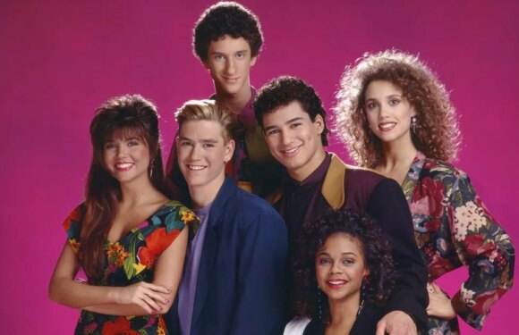 Fans delighted by unlikely friendship after spotting two popular 90s stars together