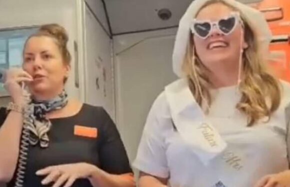 Hilarious moment EasyJet passengers do a Mexican wave for bride-to-be