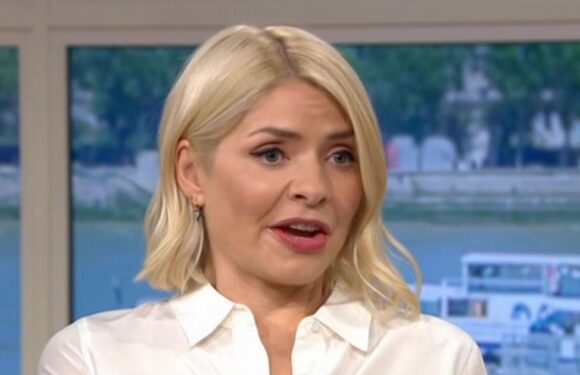 Holly Willoughby left red-faced after Bobby Braziers X-rated comment