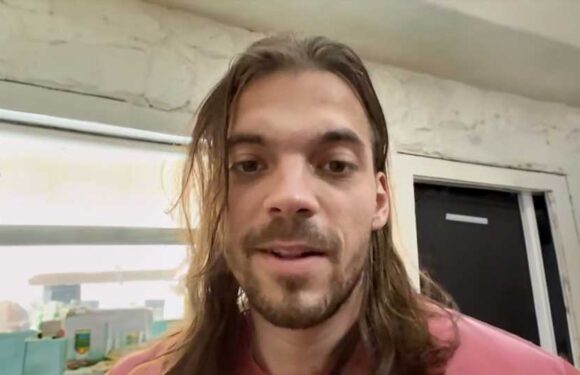 I live in Florida and my house is filled with stupid little bugs – my easy 2-ingredient solution catches them in a cup | The Sun