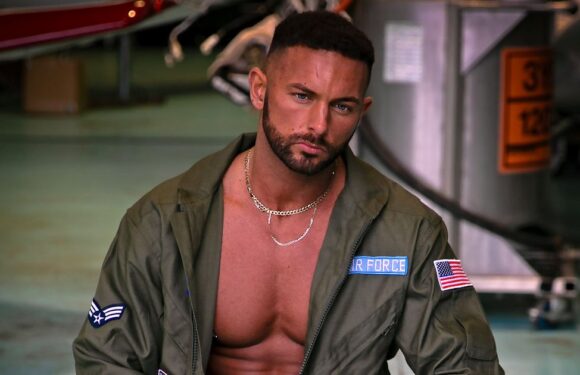 ‘I’m a stripper and earn £6k a month – women scream when they see my penis size’