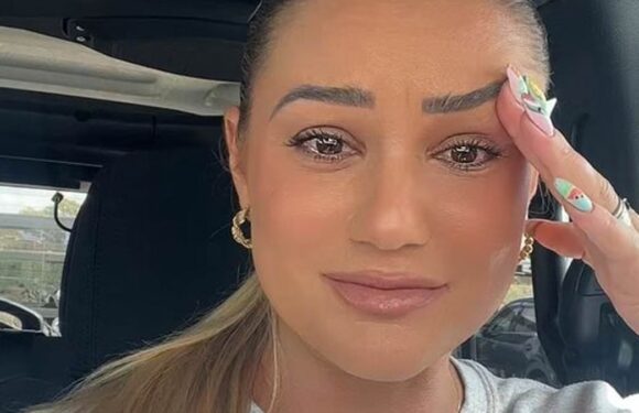 Influencer humiliated after pedicurist discovers her skin condition