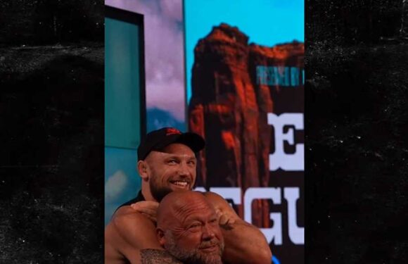 Infowars' Alex Jones Choked Unconscious By Jiu-Jitsu Champ, Snores On Mic