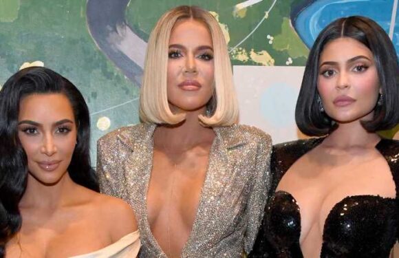 Kylie Jenner To Compete With Kim & Khloe Kardashian By Launching Clothing Brand