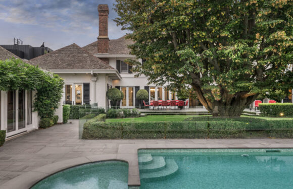 Kylie demolished her house and tried to sell the land for $40m. Her neighbour had a better idea