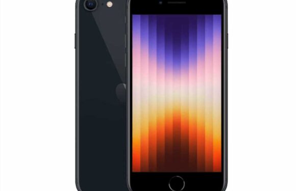 Last chance to get iPhone SE deal for £23p/m and £0 upfront from Three | The Sun