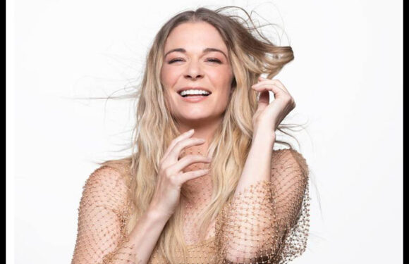 Leann Rimes Announces 2023 'Joy: The Holiday Tour' Dates
