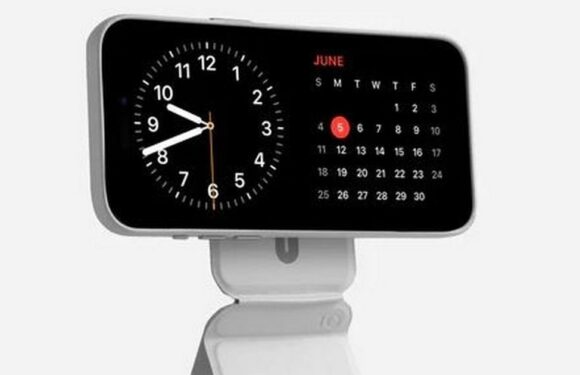 MOFT releases iPhone 15 accessory that stands up to 8in tall without dropping