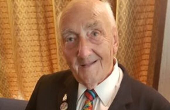 One of Britain's last surviving D-Day veterans dies aged 97